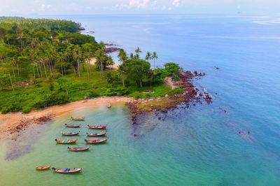 Koh Lanta Aerial Luftaufnahme mit Drohne (Humphrey Muleba / Unsplash)  lizenzfrei 
Infos zur Lizenz unter 'Bildquellennachweis'